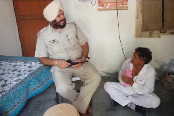 molestation with formar sarpanch, lady sarpanch beated man, molestation with fatehabad sarpanch