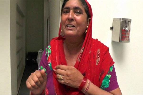 molestation with formar sarpanch, lady sarpanch beated man, molestation with fatehabad sarpanch
