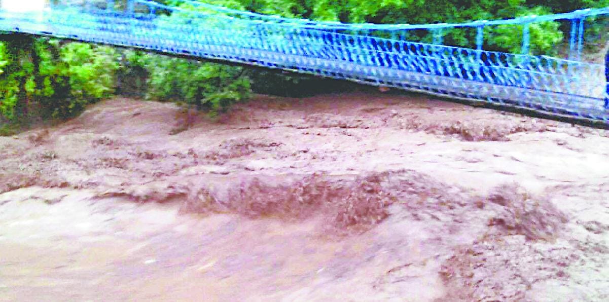 Julagat Mahakali in spate, increased risk