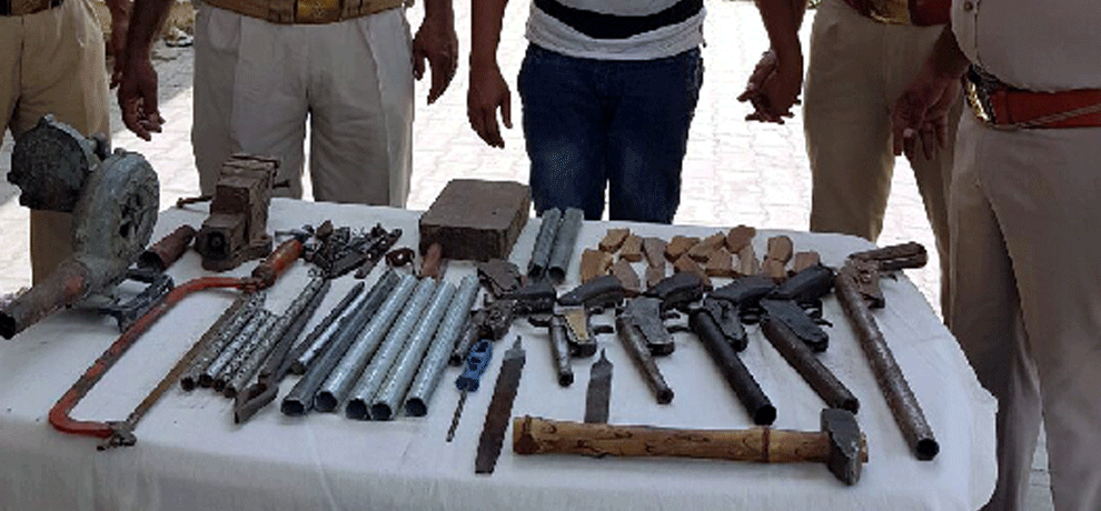 Factory caught in Dadri making pistol