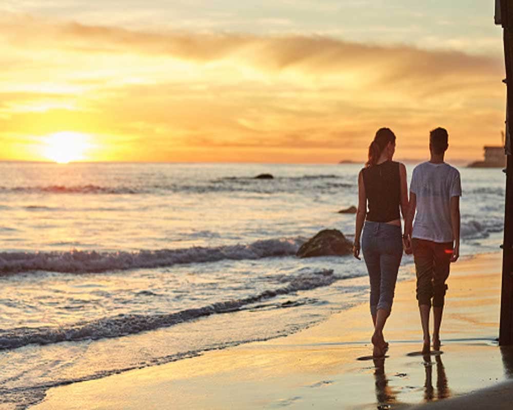 can love happen at first sight or it is just a lust
