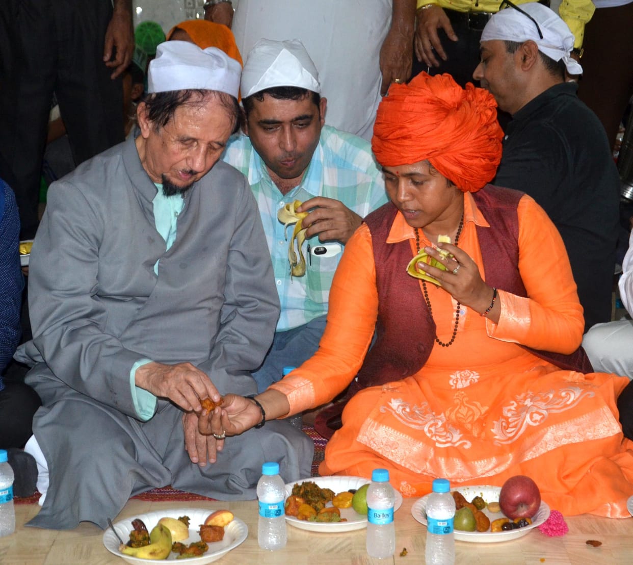 roza iftar party in gurudwara yahiya ganj lucknow