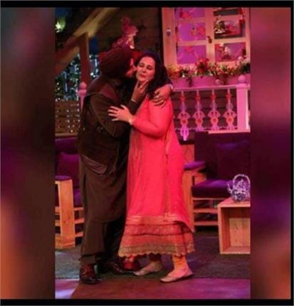navjot singh sidhu romance with wife navjot kaur sidhu in kapil sharma show