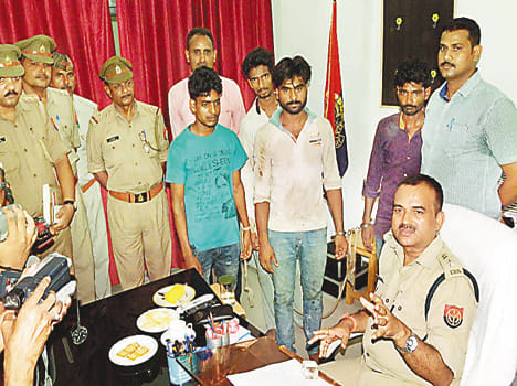 Police arrested four robbers, one absconding