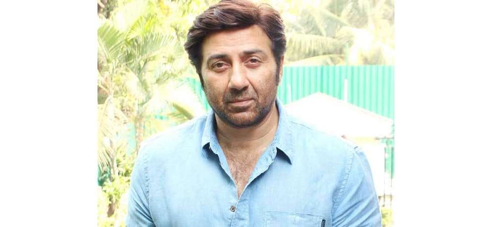 actor sunny deol celebrates his brother Bobby deol Birthday 