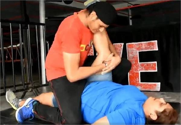 the great khali student bulbul kicked a boy brutally during stretching in jalandhar academy