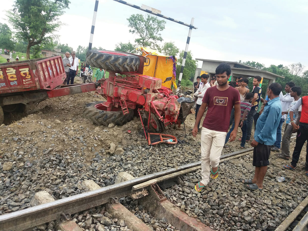 tractor-trolly colided to train