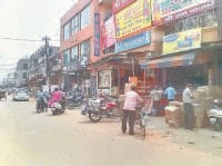 Shopkeepers vandalized ax , stirring, ambala