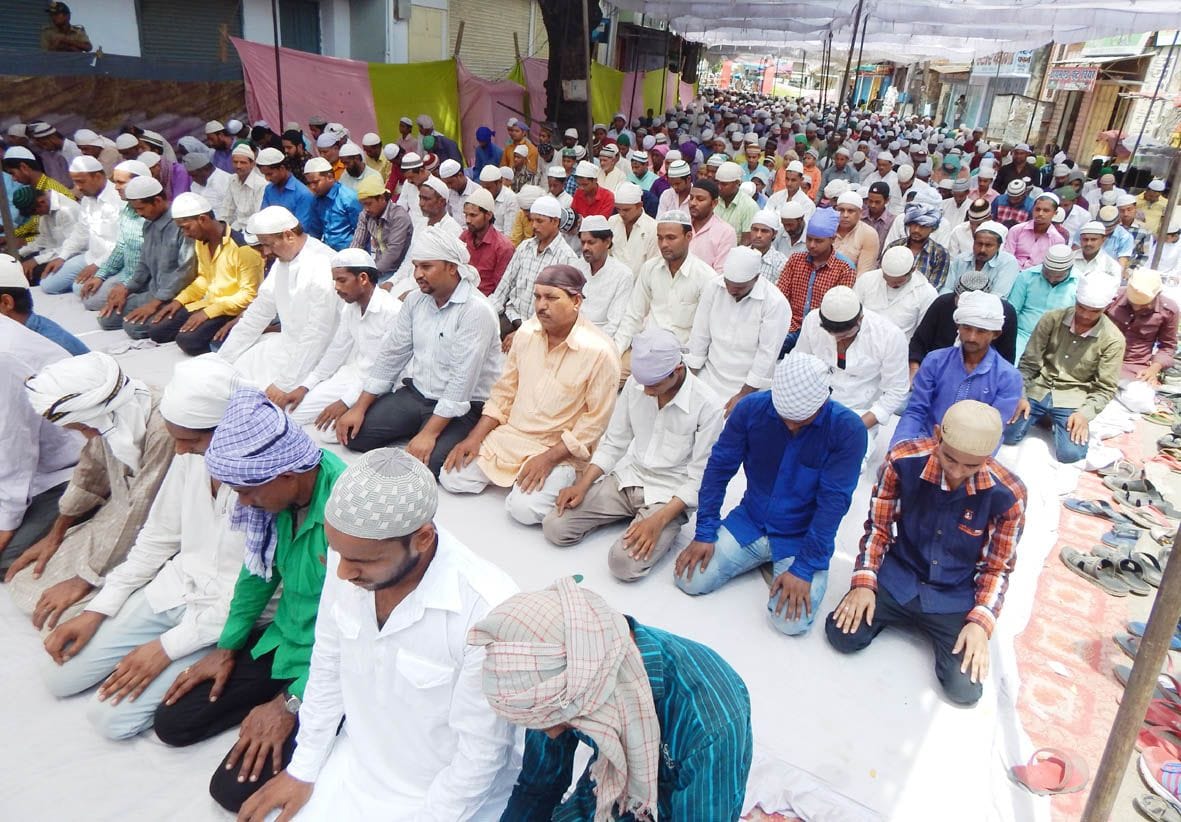 Offer prayers seeking blessings of peace