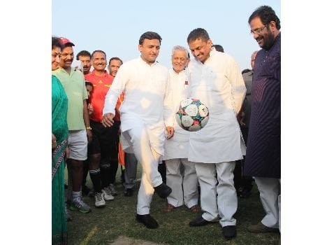 akhilesh yadav plays football with   son in london