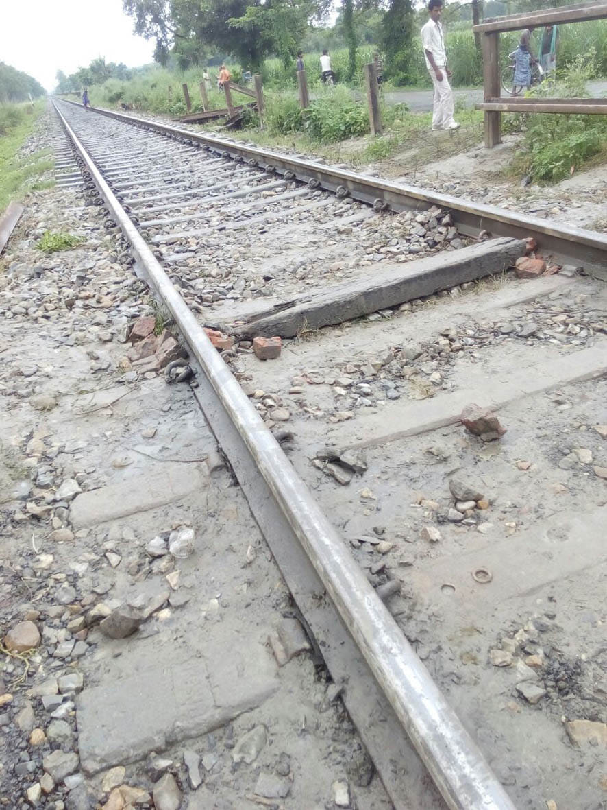 pen droll missed from rail line