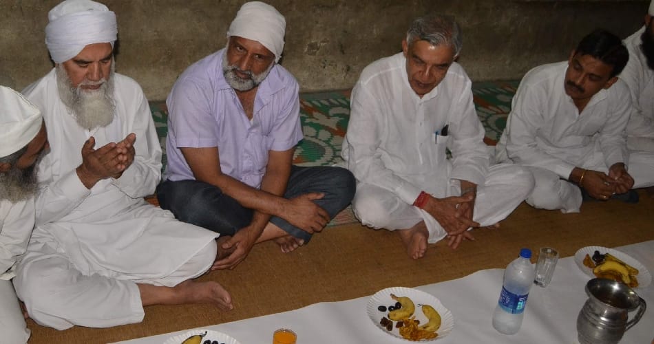 ramzan, iftar party, pawan bansal joined iftar party, jama masjid iftar party, chandigarh