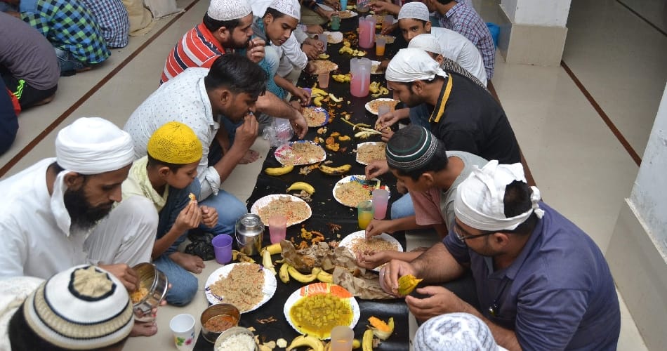 ramzan, iftar party, pawan bansal joined iftar party, jama masjid iftar party, chandigarh