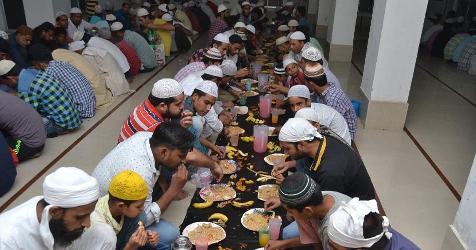 ramzan, iftar party, pawan bansal joined iftar party, jama masjid iftar party, chandigarh