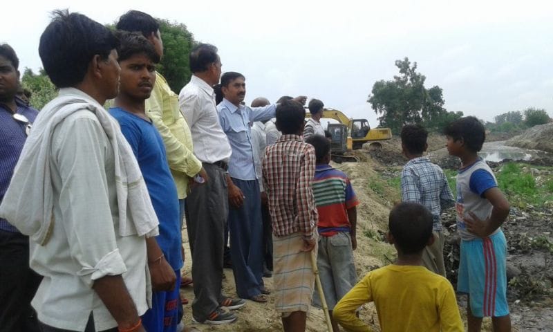 Isn stream during the cleaning of the river trying to bend