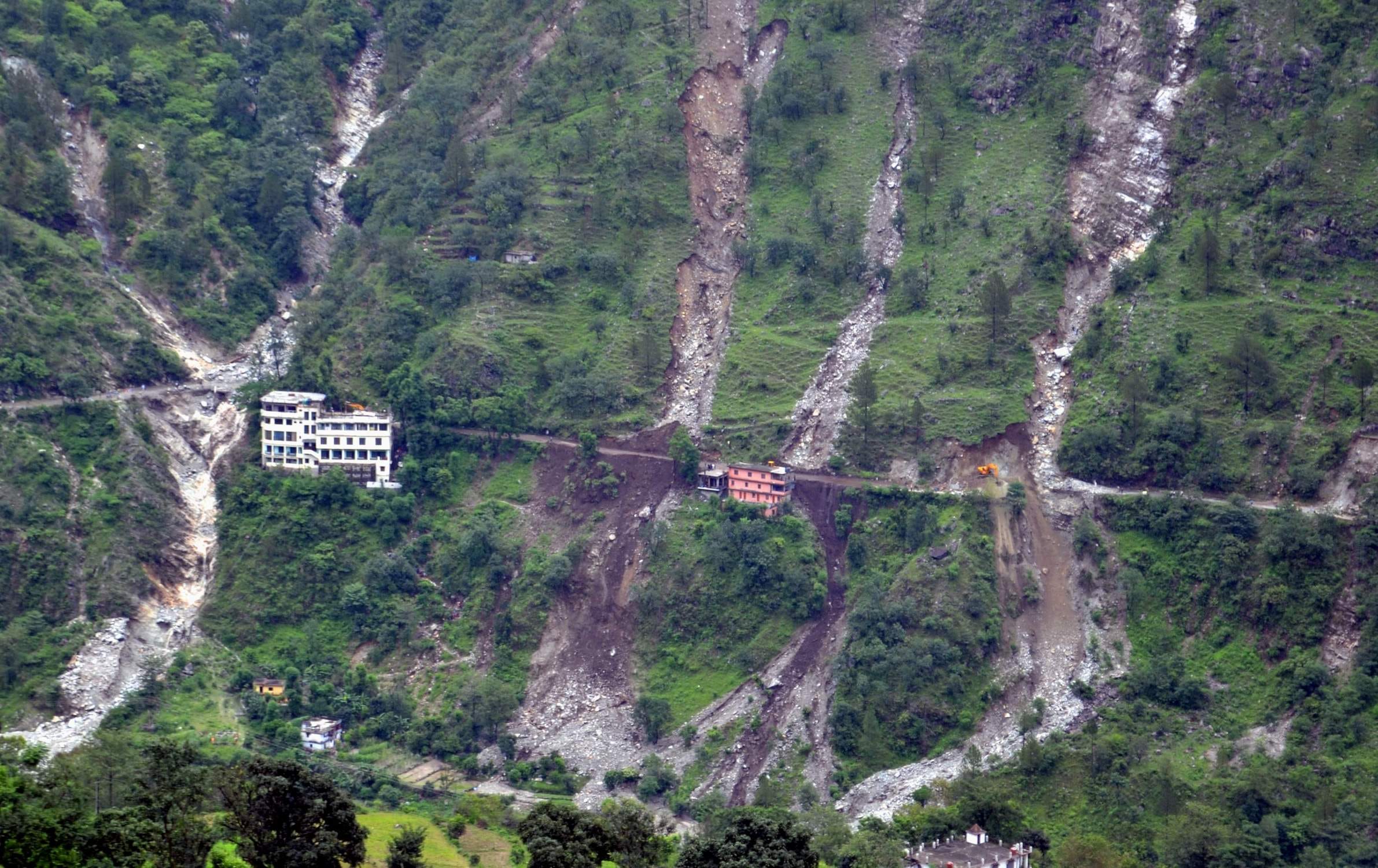 chardham pilgrims stranded on badrinath highway.