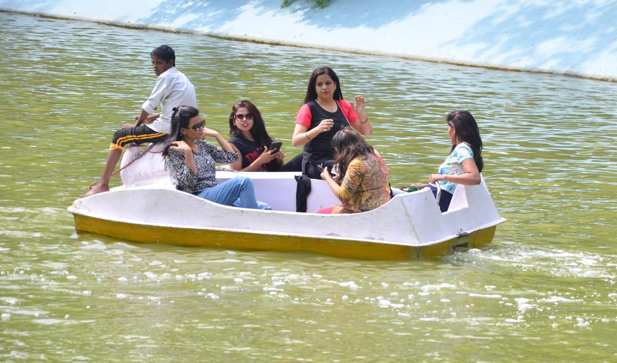 lucknow people enjoy rainy weather