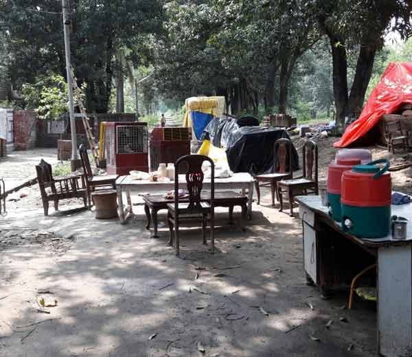 punjab formar mla house captured by irrigation deptt forcebly, family is on road