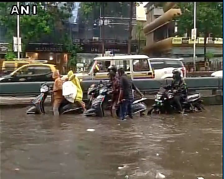 Heavy rain causes water logging in various parts of Mumbai causing