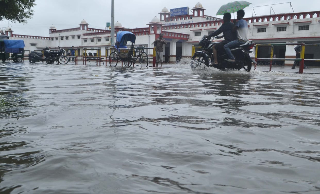 Rain wrecked the district Things suffering life