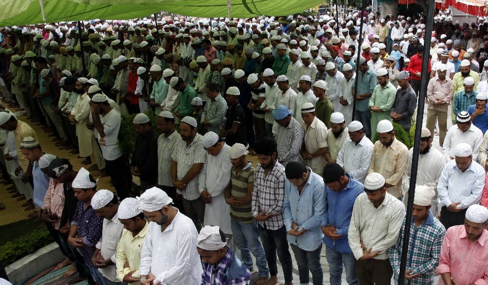 On fourth and last Friday of Ramadan rush of worshipers in mosques