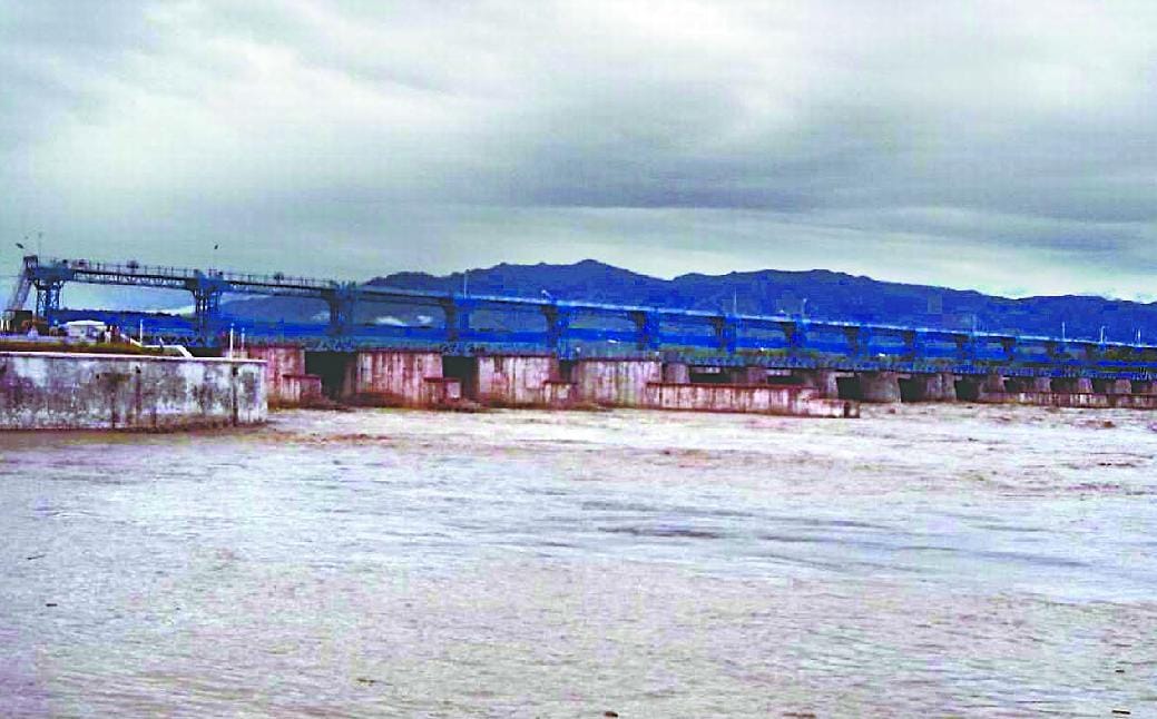 Sharda barrage happened again on red alert