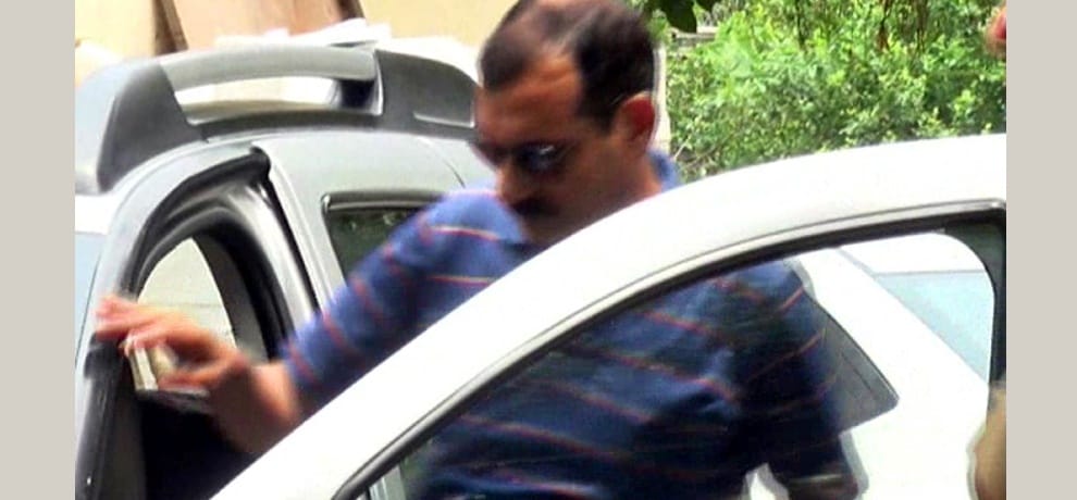 four crooks kidnapped police inspector, beaten and looted him