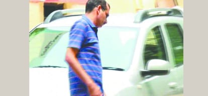 four crooks kidnapped police inspector, beaten and looted him