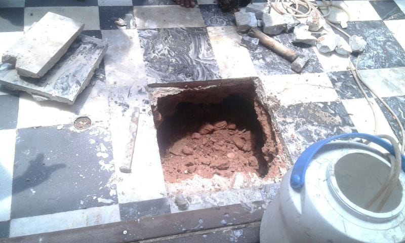 hole in temple floor