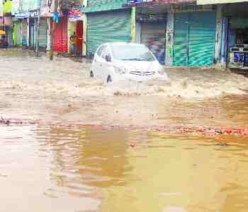 water filled on road,s to the rain