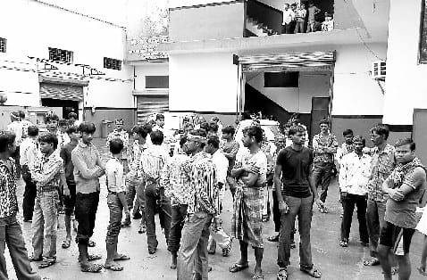 Death of a worker in the factory of brine , Hungama