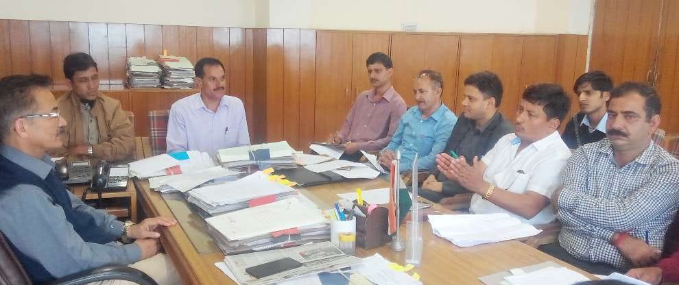 adm shimla gc negi held meeting with officers over traffic congestion in city