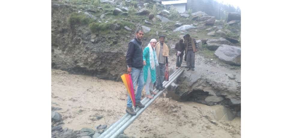 70 roads blocked in himachal due a heavy rainfall