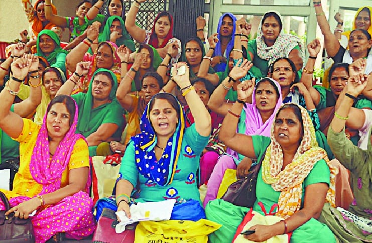 Anganwadi workers commotion