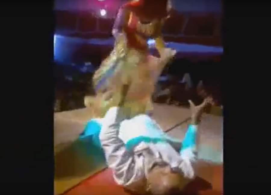 सपा नेता का नागिन डांस