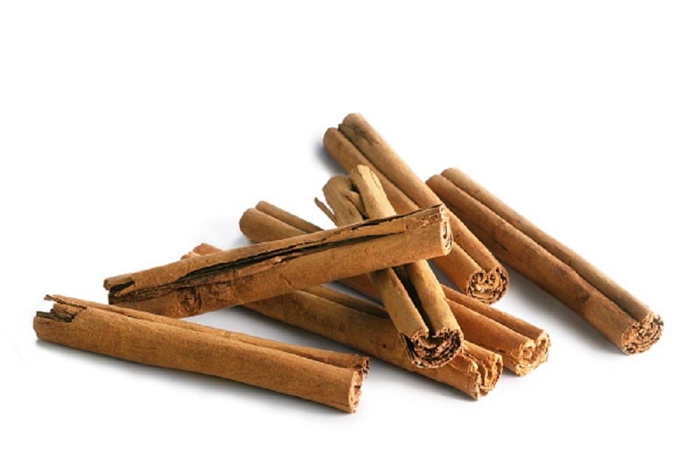 if you are suffering from bad breath problem then eat this 5 easily available things