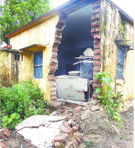 jogipura school building collapsed