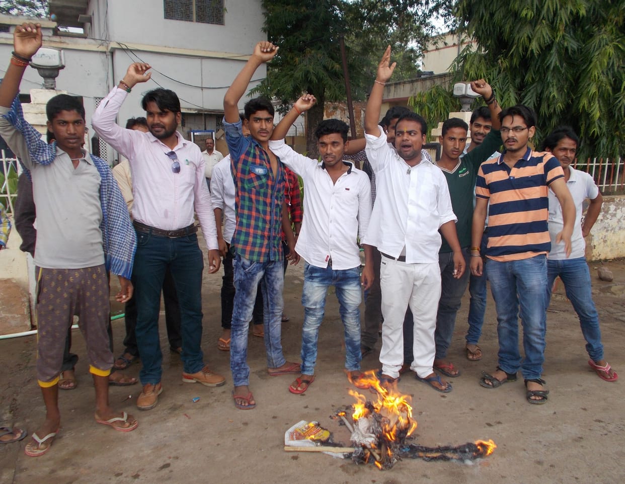 ABVP burnt effigies of power department