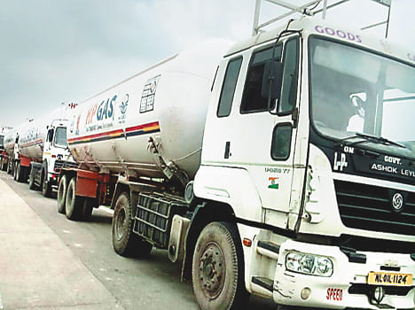 Leaving the service lane truck parked become tense