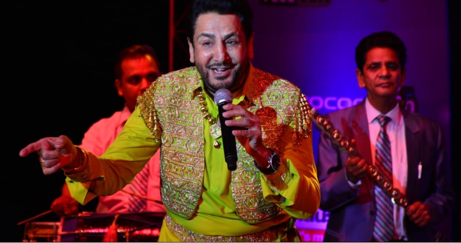 punjabi sufi singer gurdas man live performance at chandigarh