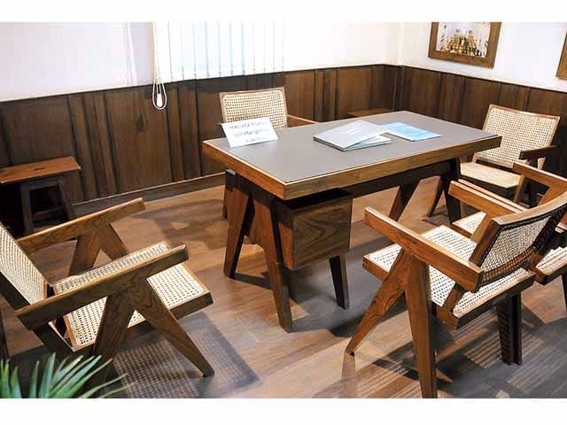 Le Corbusier, heritej furniture, france, Pierre Jenare, heritej furniture auction, chandigarh