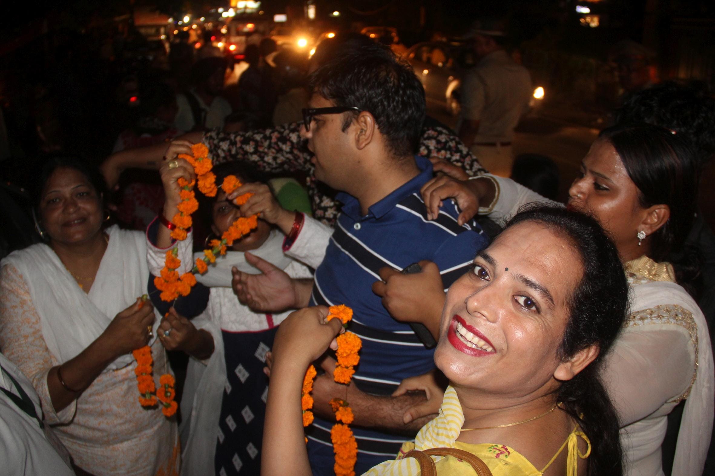 kinnars warn drunk on lucknow roads
