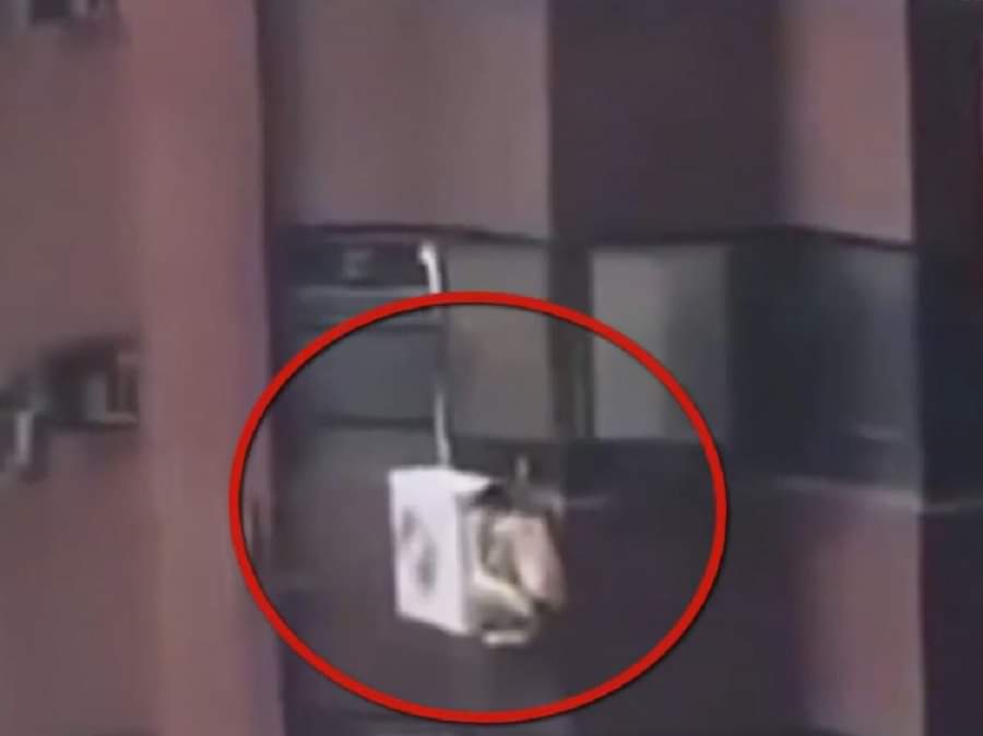 एसी से लटका प्रेमी