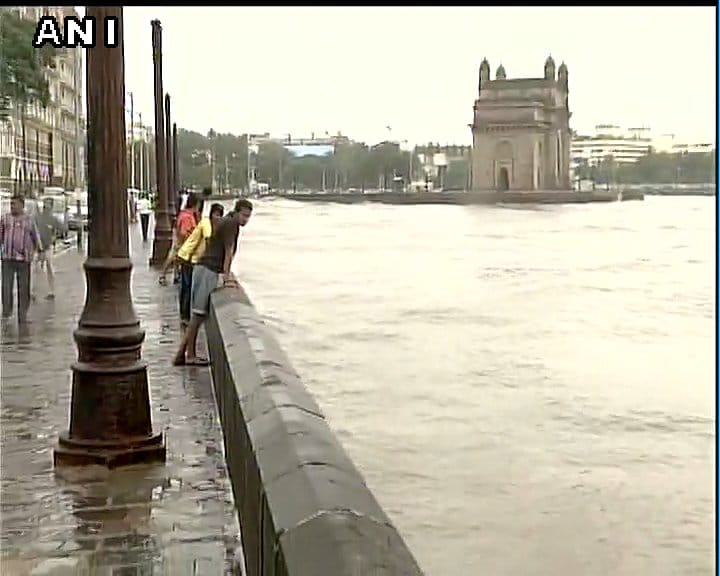 High tide at Gateway of India in Mumbai