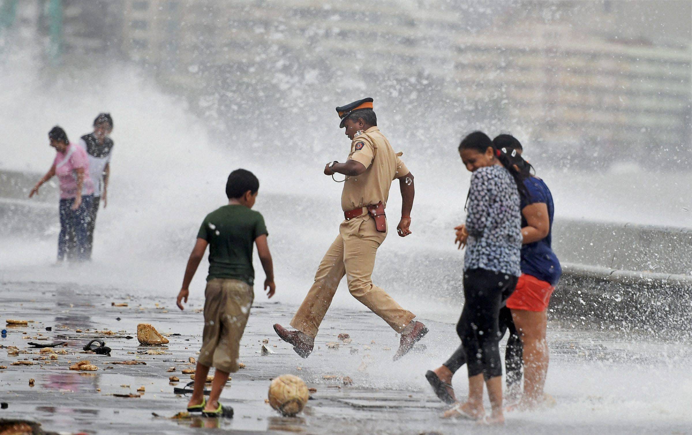 High tide at Gateway of India in Mumbai