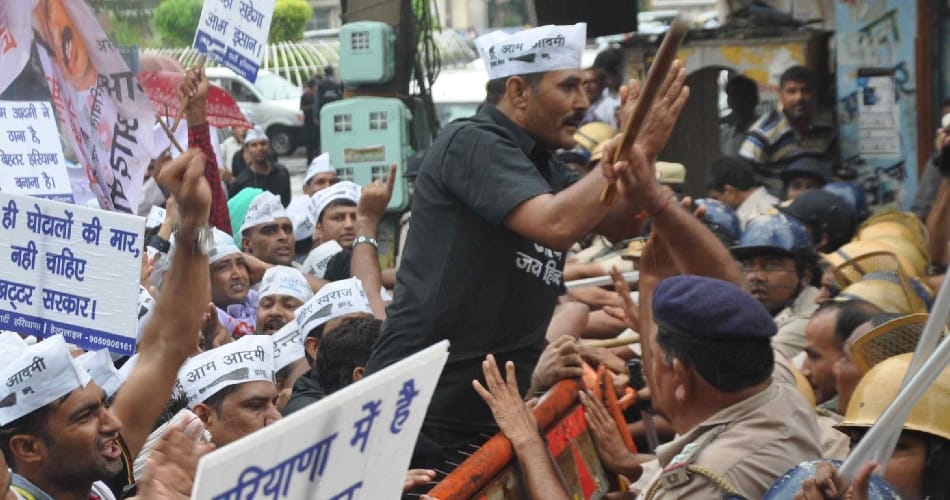 aam admi party workers protest in roahtak, police lathicharge