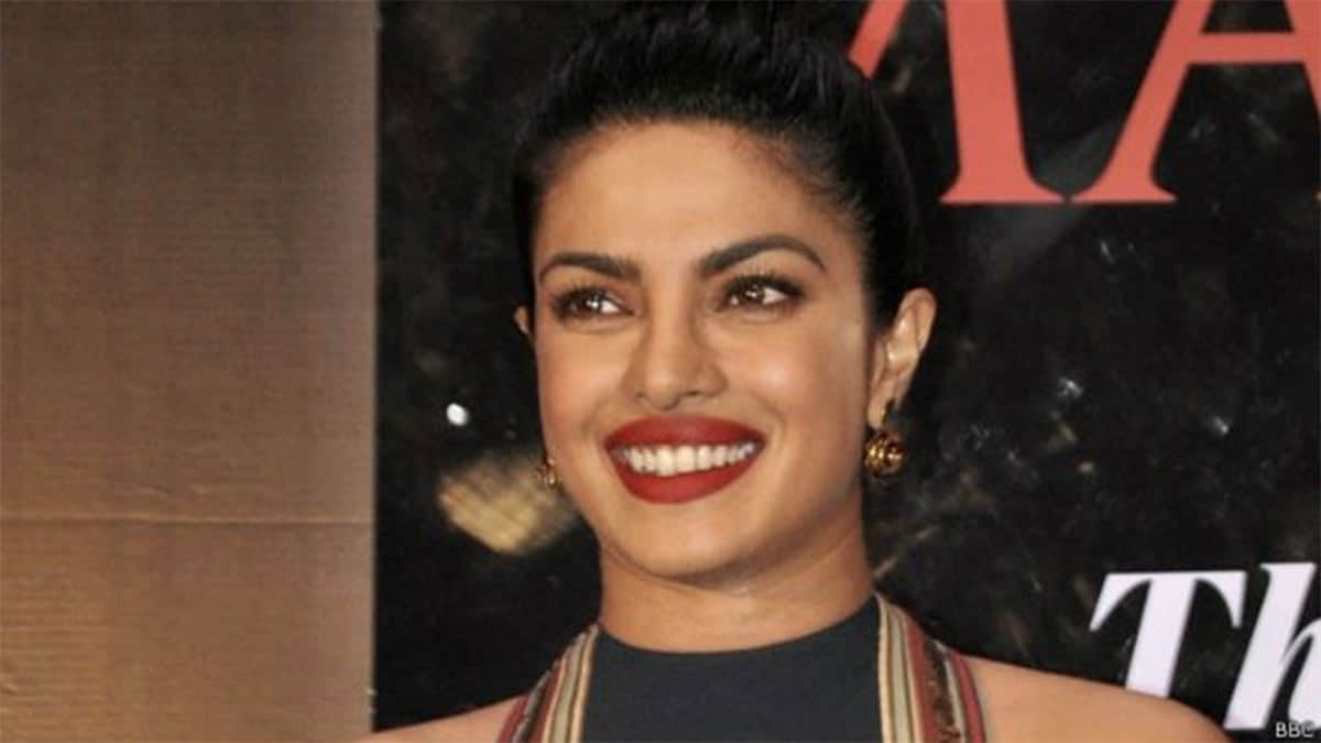 From Priyanka chopra to Amitabh Bachchan these top Celebs of Bollywood did insurance of specific body parts