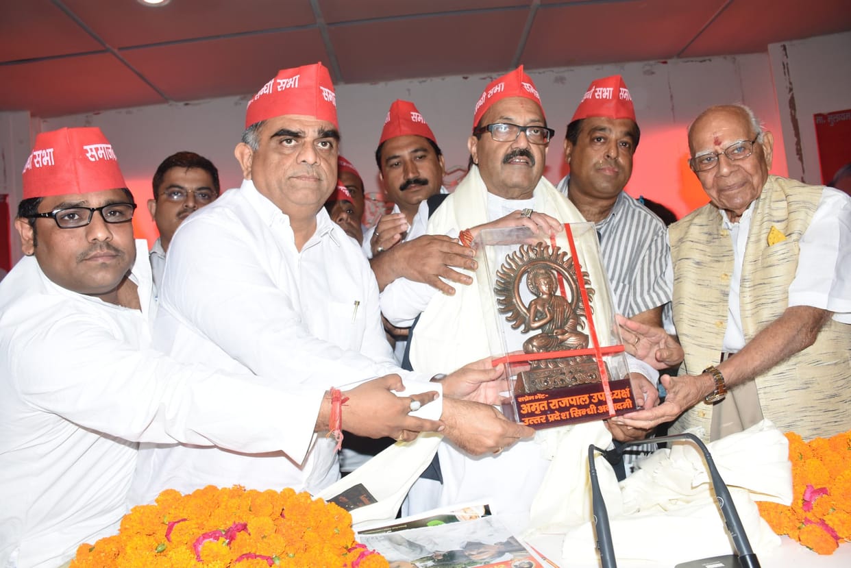 ram jethmalani targets narendra singh in a program in lucknow