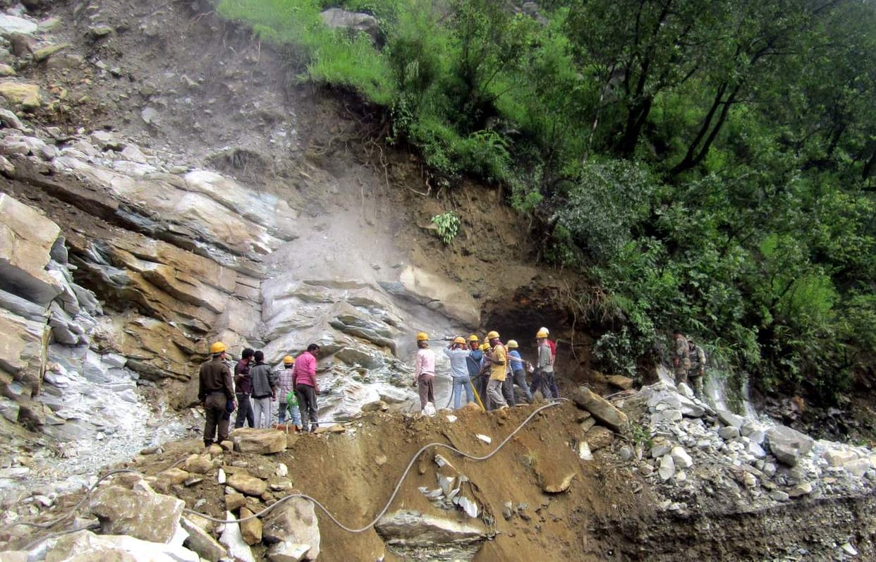 62 road block in chamoli.