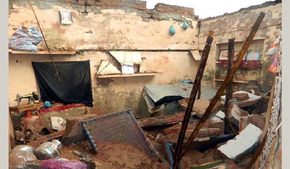 House Roof Collapse on 20 people due to rainfall in champawat